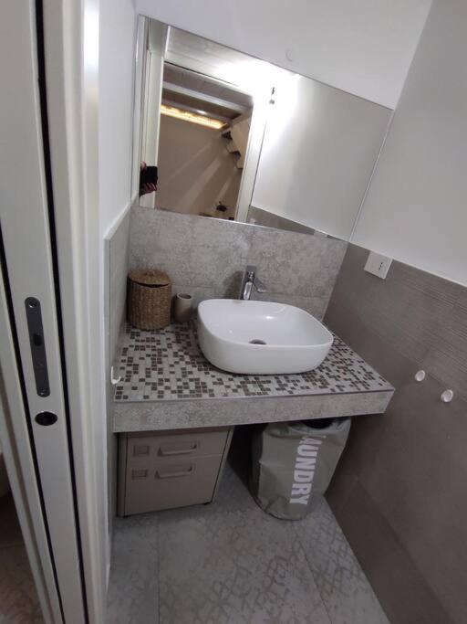 شقة Duomo Porta Venezia Mini Loft Con Wifi E Netflix ميلان المظهر الخارجي الصورة