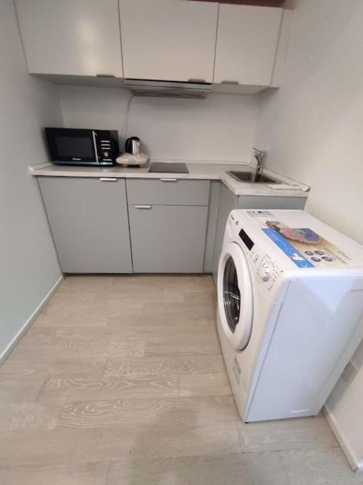 شقة Duomo Porta Venezia Mini Loft Con Wifi E Netflix ميلان المظهر الخارجي الصورة