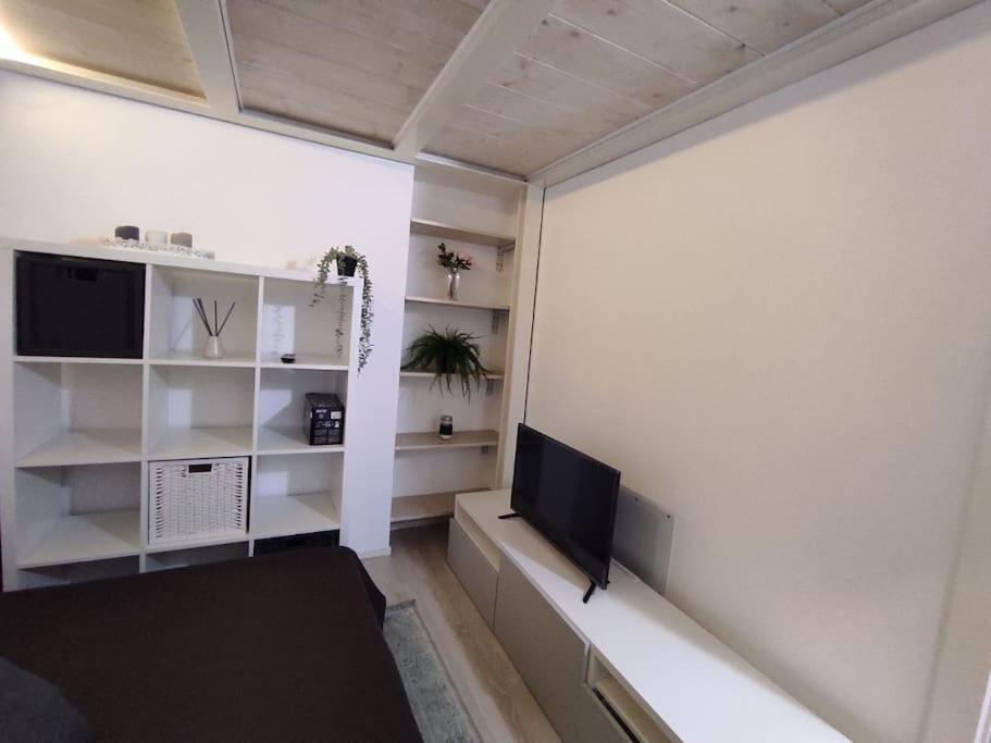شقة Duomo Porta Venezia Mini Loft Con Wifi E Netflix ميلان المظهر الخارجي الصورة