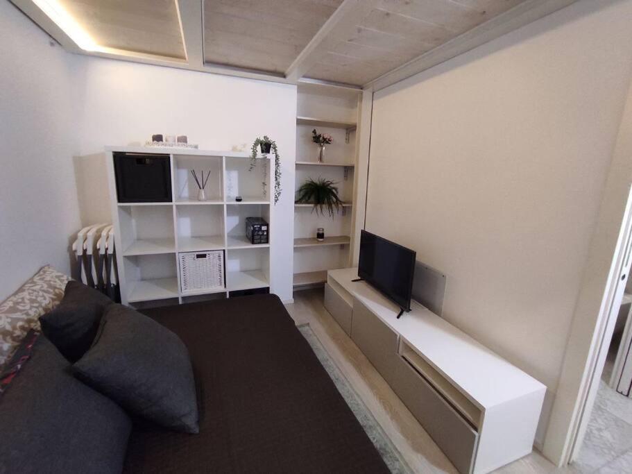 شقة Duomo Porta Venezia Mini Loft Con Wifi E Netflix ميلان المظهر الخارجي الصورة