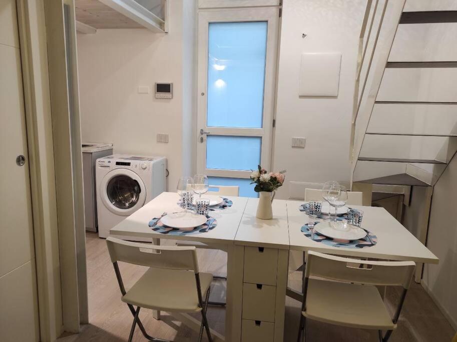 شقة Duomo Porta Venezia Mini Loft Con Wifi E Netflix ميلان المظهر الخارجي الصورة